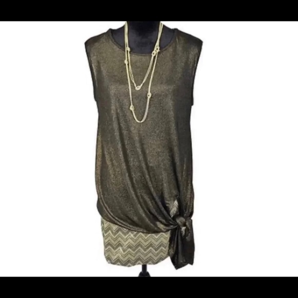 Umgee top size small (runs big) - Picture 6 of 12